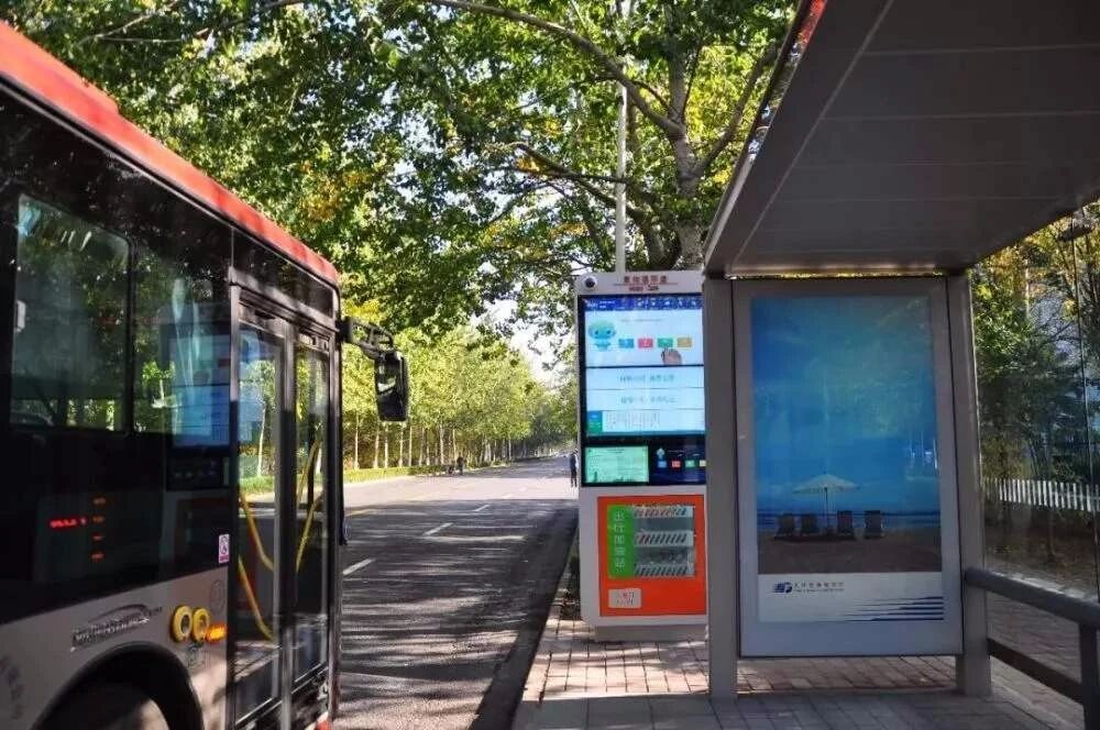华体会(中国)工控机助力智能公交站牌，为城市提速