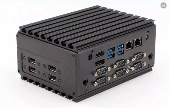 华体会(中国)紧凑型无风扇工控机：支持3显！