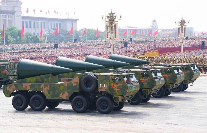 致敬强国荣光，汲取奋进力量：华体会(中国)计算机全员同看九三阅兵，铭记抗战胜利80周年